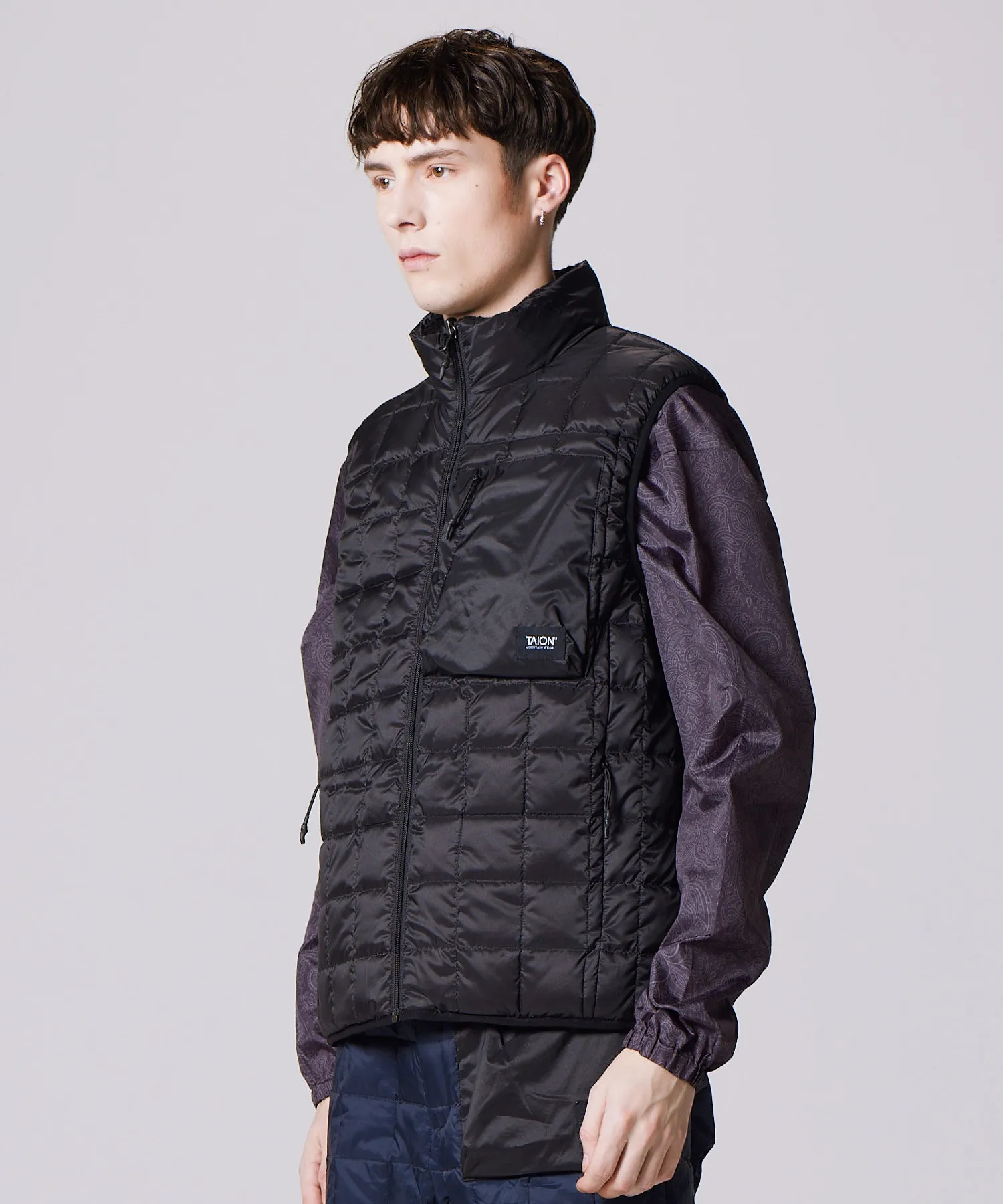 Unisex Mountain Reversible "Down×Light boa" Hi Neck Vest - Image 14