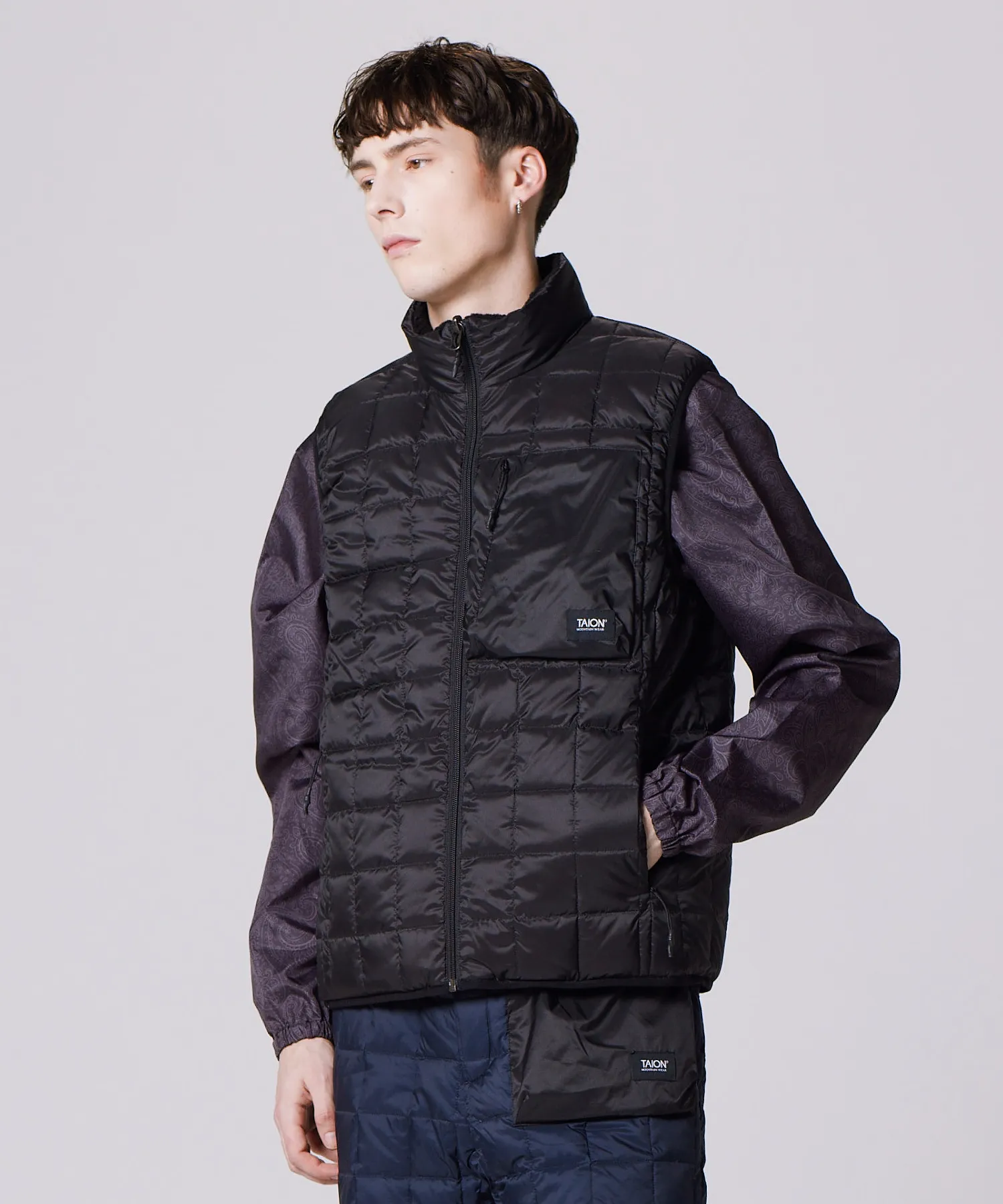 Unisex Mountain Reversible "Down×Light boa" Hi Neck Vest - Image 16