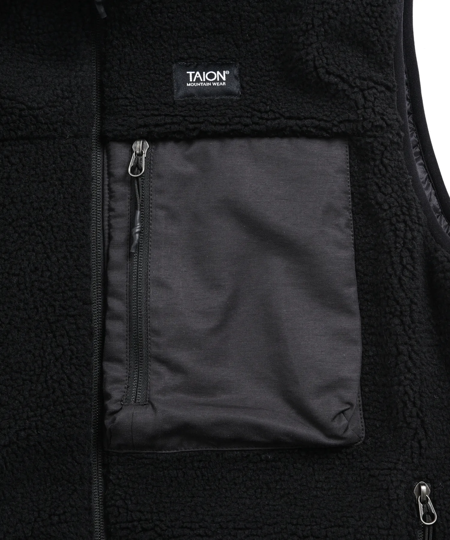 Unisex Mountain Reversible "Down×Light boa" Hi Neck Vest - Image 9